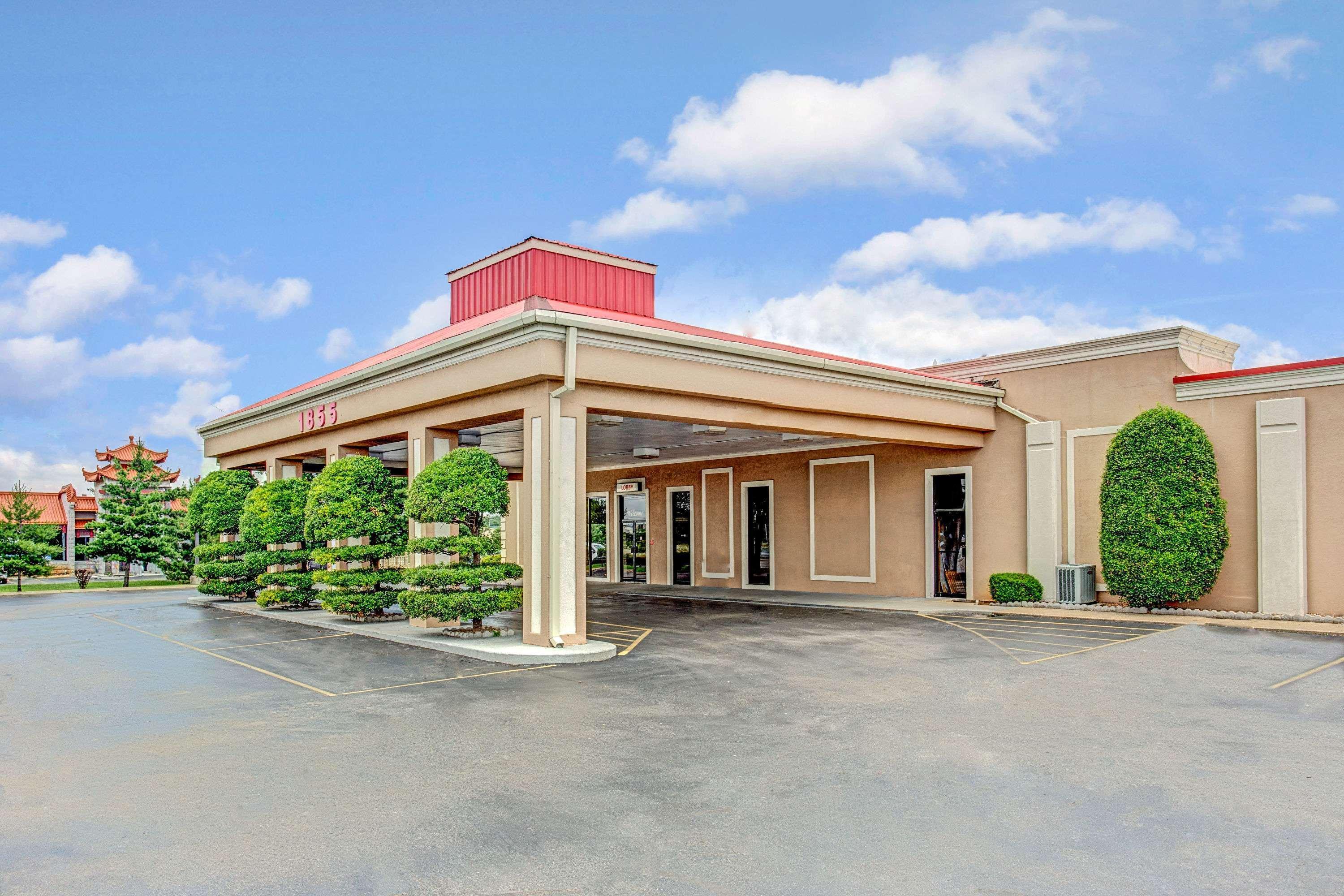 Ramada By Wyndham Murfreesboro Exterior foto